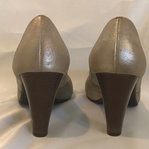 Unisa metallic taupe peep toe size 8.5 - Picture 5 of 6